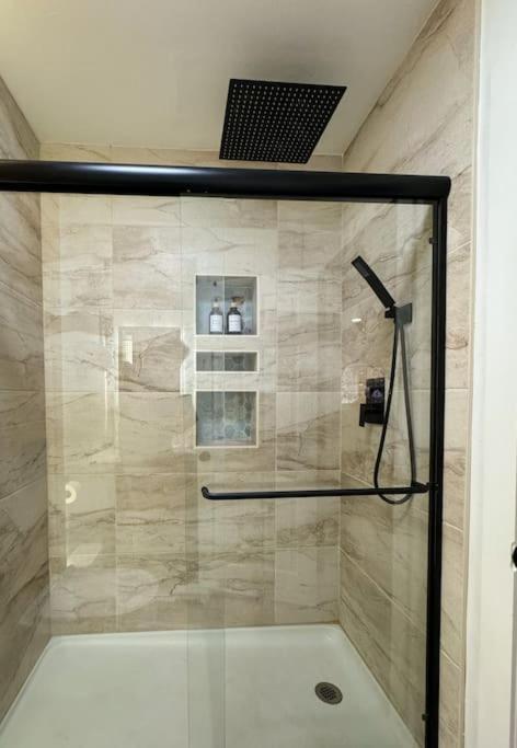 Private-Suite, Kitchen, Laundry, Rainfall Shower, 4Ktv Ель-Сентро Екстер'єр фото
