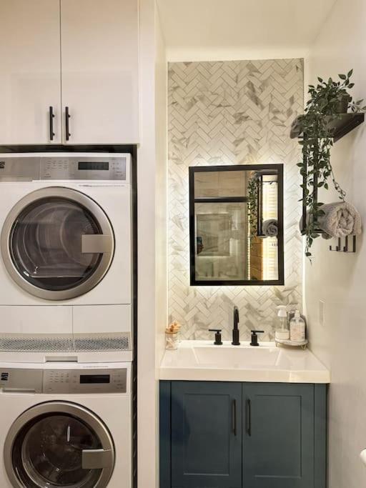 Private-Suite, Kitchen, Laundry, Rainfall Shower, 4Ktv Ель-Сентро Екстер'єр фото